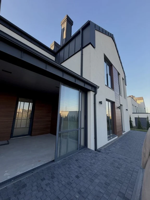 Sale of a two-story house with gas heating