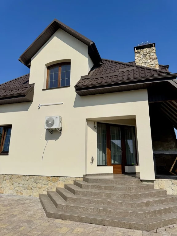 Sale of a house with a stylish interior in the suburbs
