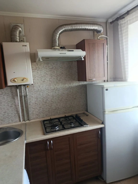 Selling 1-bedroom apartment on Potemkinskaya Street 4/5, brick building, 32/17/6, $25,000
