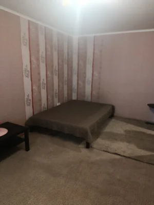 Selling 1-bedroom apartment on Potemkinskaya Street 4/5, brick building, 32/17/6, $25,000