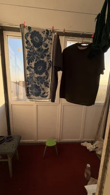 Selling 3-room apartment on Kosmonavtov Street.