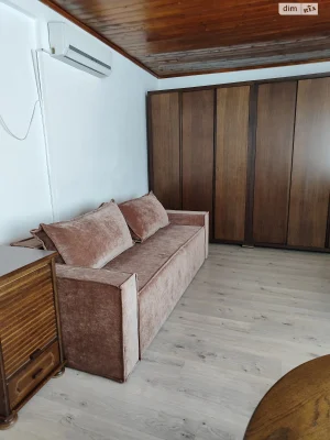 Long-Term Rent House Central