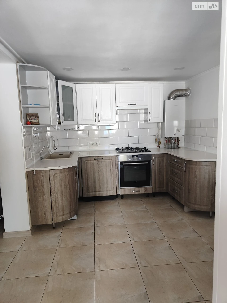 Long-Term Rent House Central