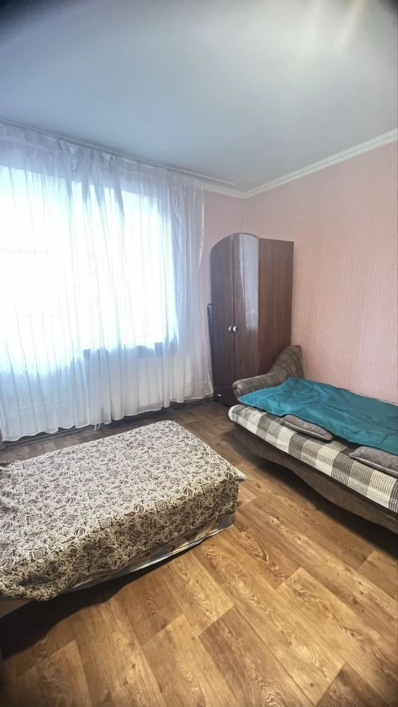 Тепла квартира в новостройке (все остается)