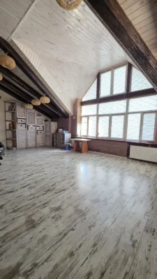 Автономний будинок в центрі міста