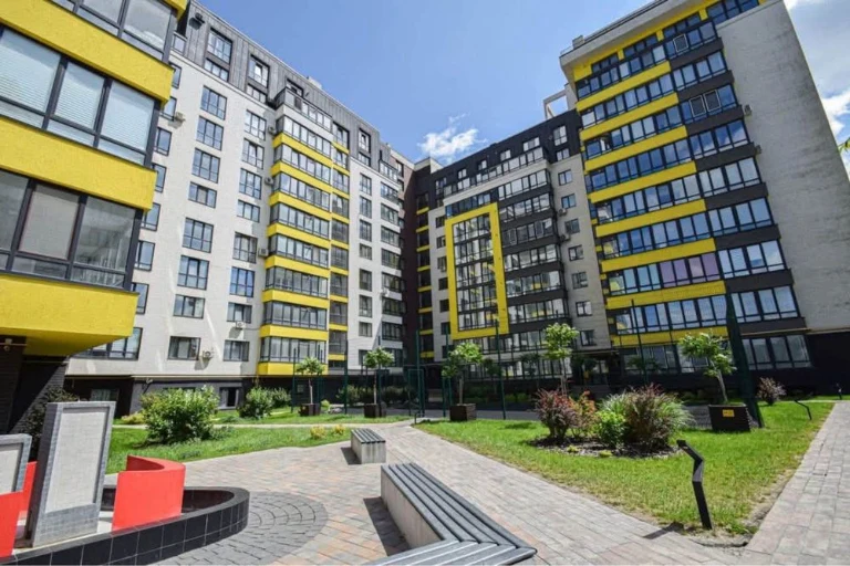 Urgent sale of an apartment with designer renovation