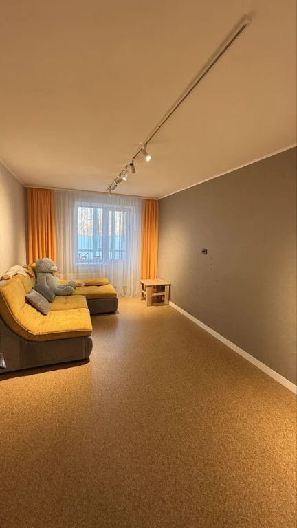 Sale of a 3-room apartment with individual heating. Owner