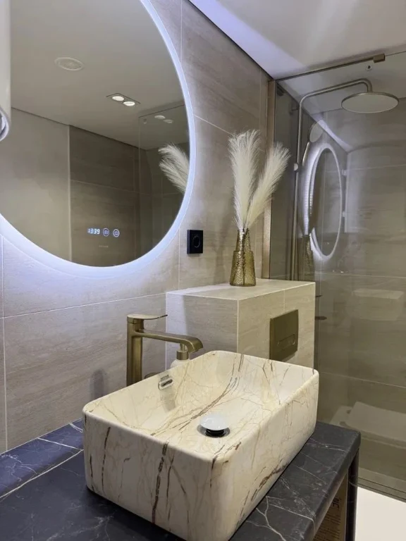 Sale of a fully furnished 2-room apartment with modern renovation