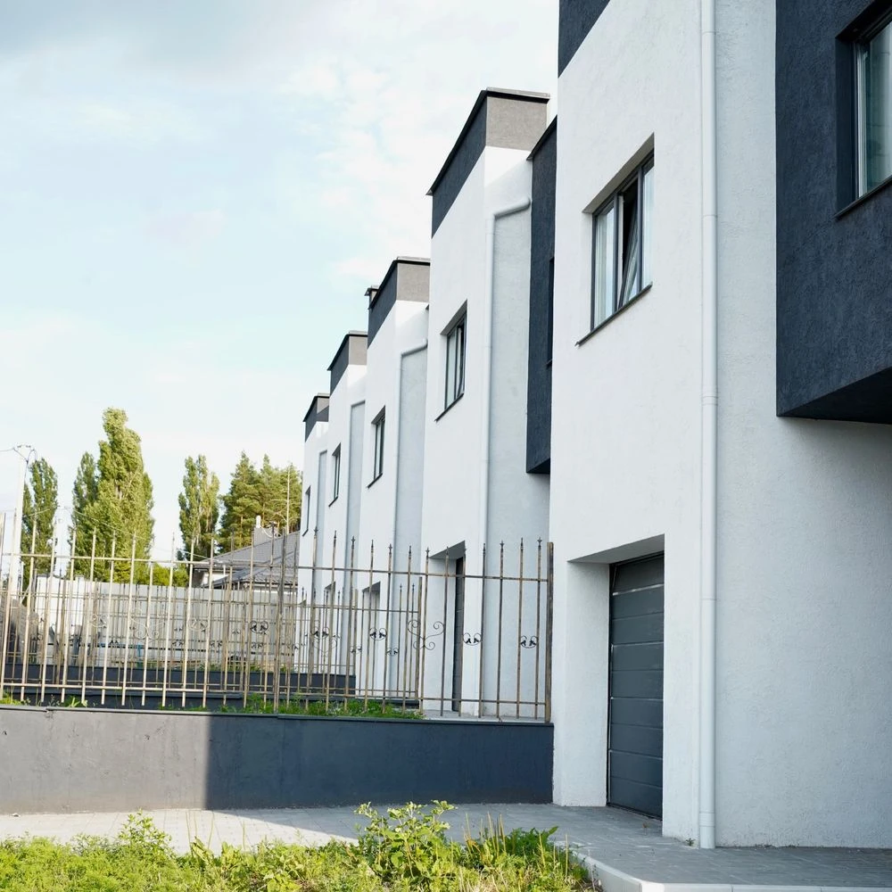 Sale of townhouses at the beginning of LisoParkova