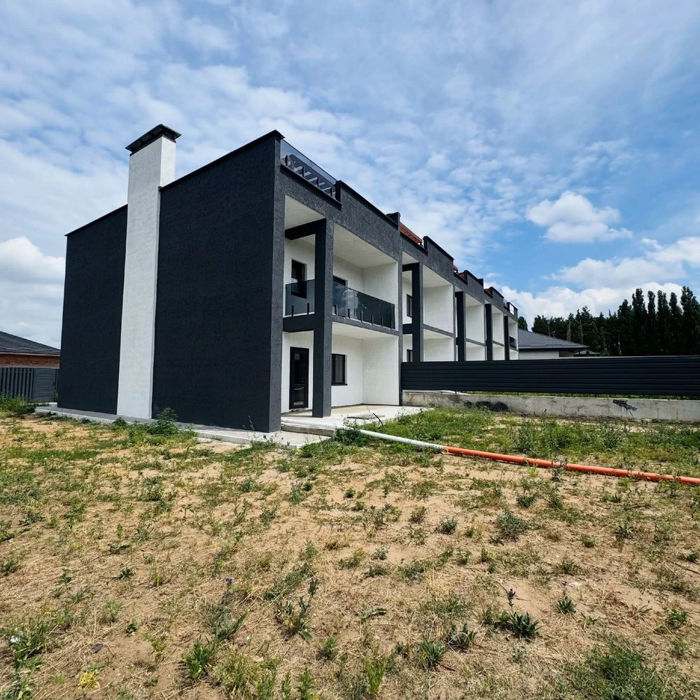 Sale of townhouses at the beginning of LisoParkova