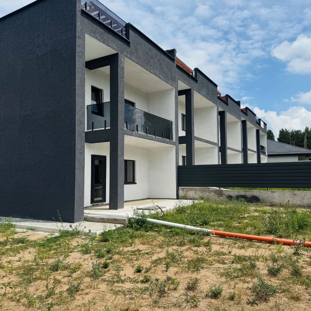 Sale of townhouses at the beginning of LisoParkova