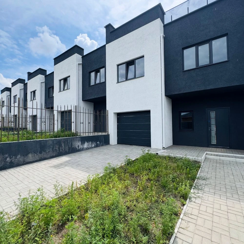 Sale of townhouses at the beginning of LisoParkova