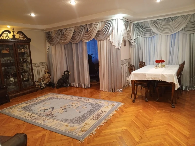 Квартира 95 метрів