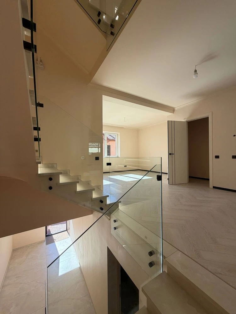 Sale of house (townhouse) with renovation RESEARCH STATION