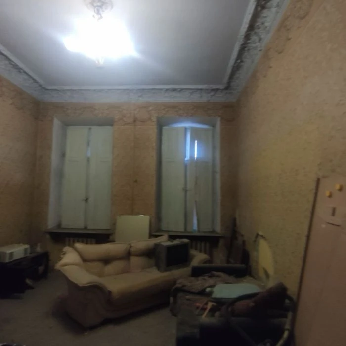 Парк Шевченко 3 комн Маразлиская с балконом.