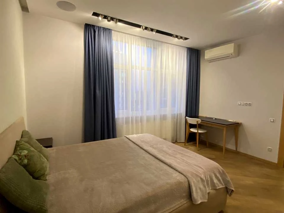 Apartment. Kyiv, Glybchyska Street