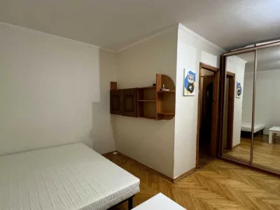 Квартира. Київ, Дегтярівська вул.