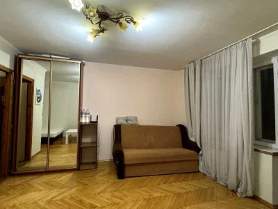 Квартира. Київ, Дегтярівська вул.