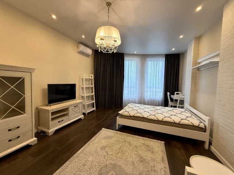 Apartment. Kyiv, Mykhoyl Mykhnovs'kyy boulevard.