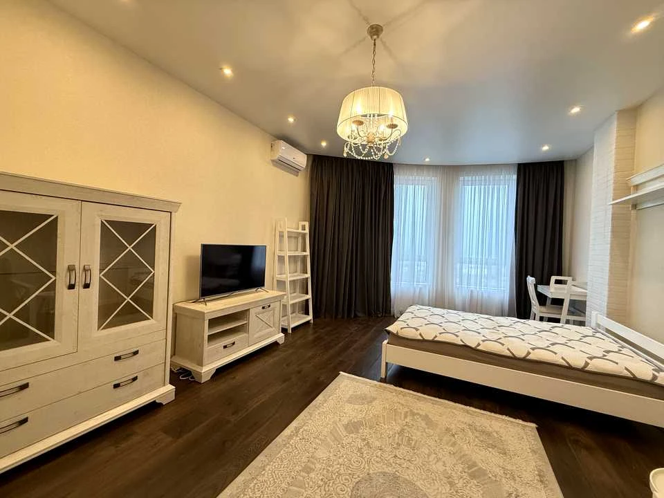Apartment. Kyiv, Mykhoyl Mykhnovs'kyy boulevard.