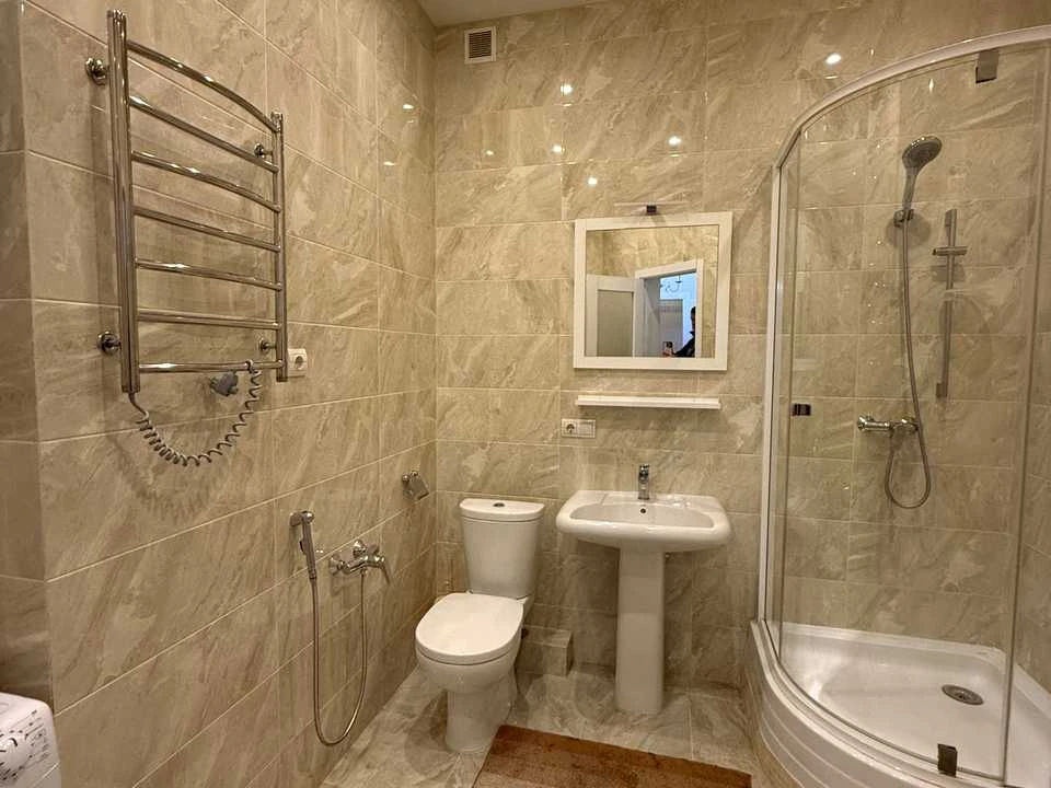 Apartment. Kyiv, Mykhoyl Mykhnovs'kyy boulevard.