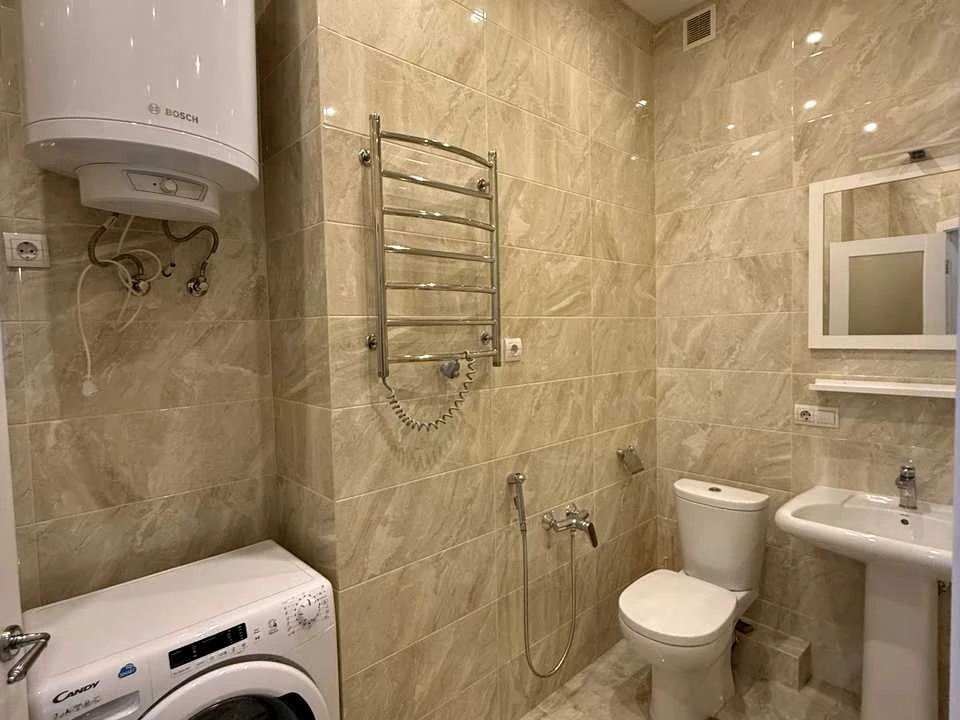 Apartment. Kyiv, Mykhoyl Mykhnovs'kyy boulevard.