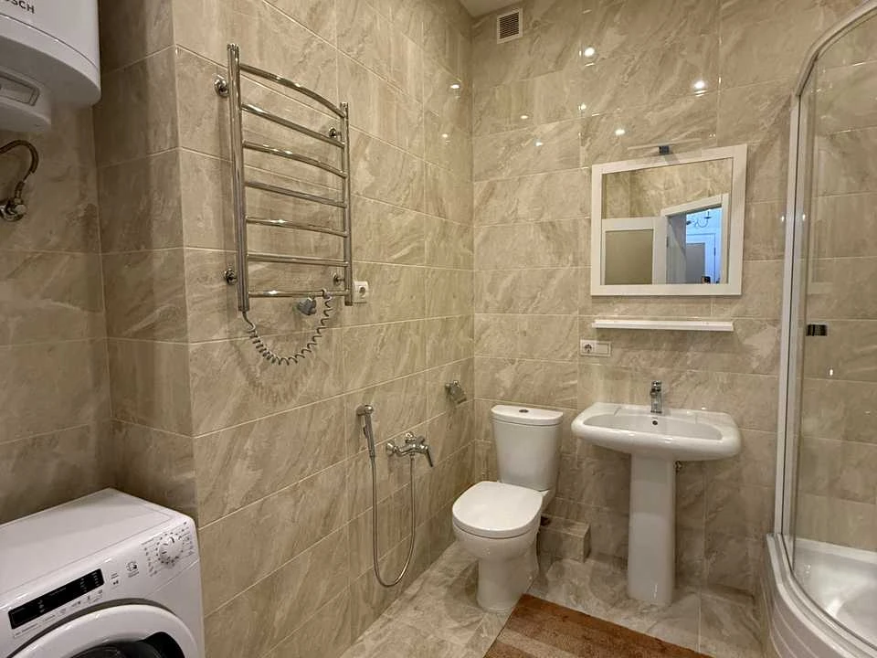 Apartment. Kyiv, Mykhoyl Mykhnovs'kyy boulevard.