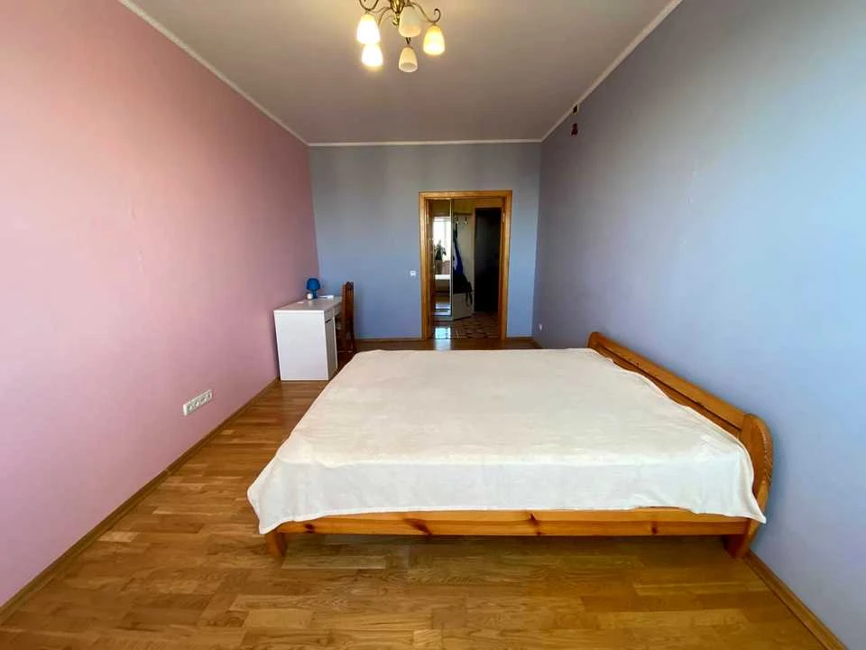 Квартира. Киев, Феодосийская улица