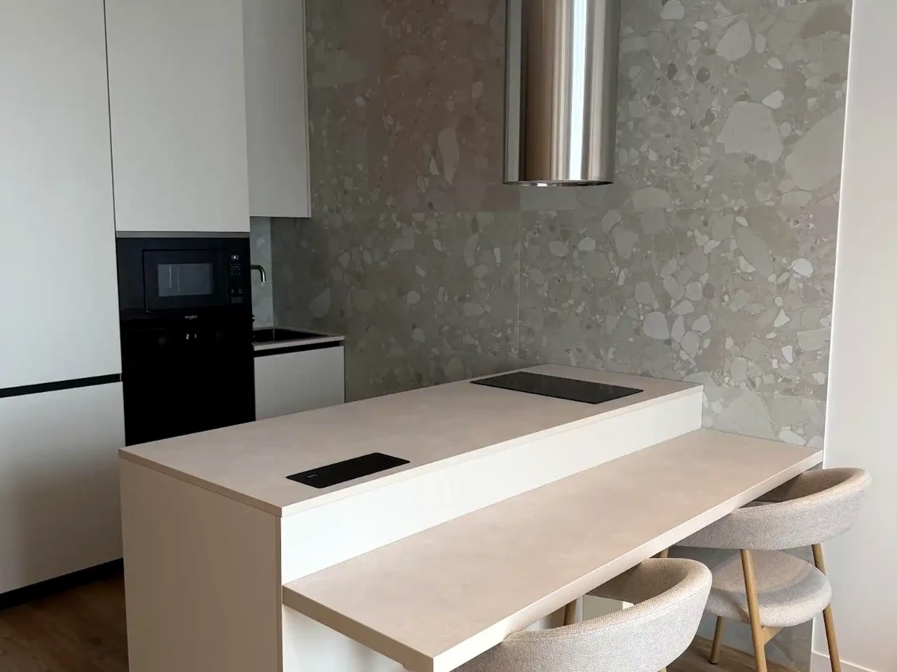 Оренда квартири 1-кімн. 42 м² 17/24 пов.