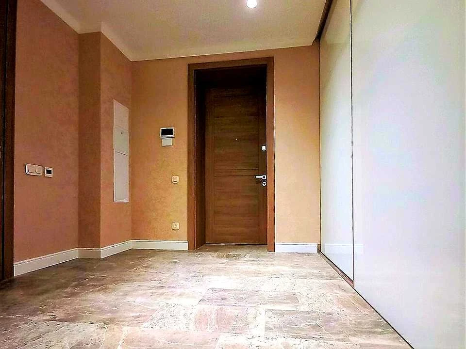 Apartment. Kyiv, Borshchagivska St.