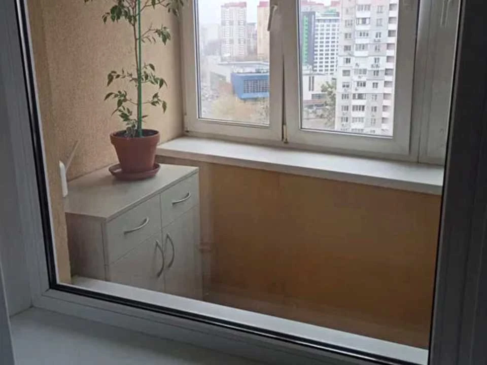 Apartment. Kyiv, Heroiv Mariupolya St.