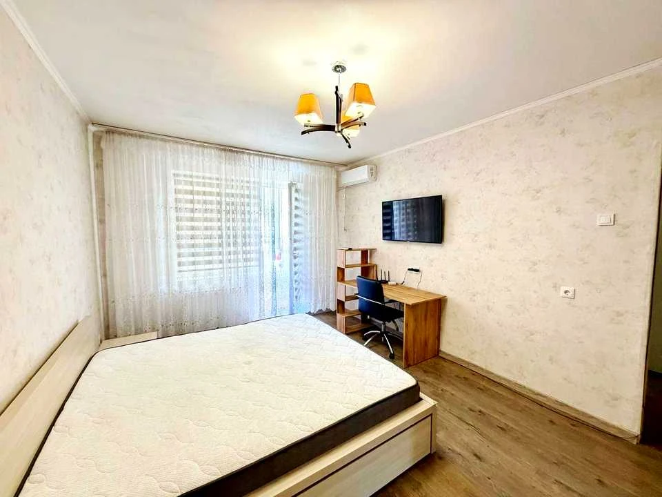 Квартира. Київ, Ревуцького вул.