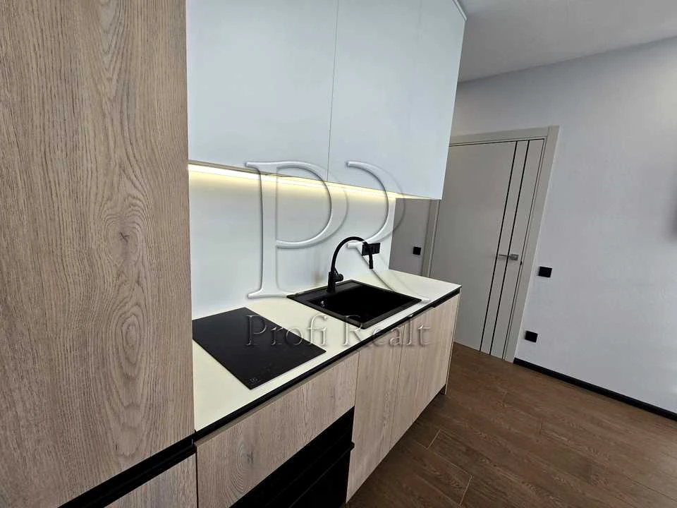 Apartment. Kyiv, Salutna St.