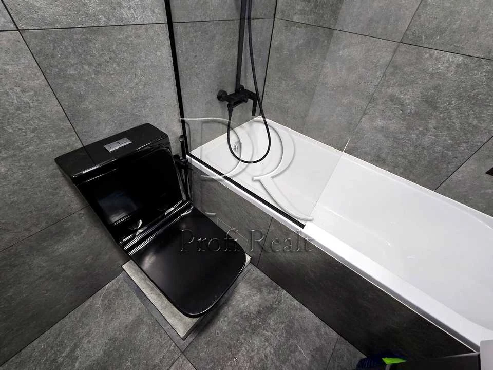Apartment. Kyiv, Salutna St.