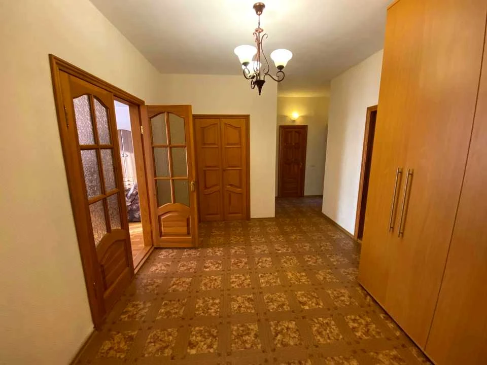 Квартира. Київ, Володимира Івасюка просп.