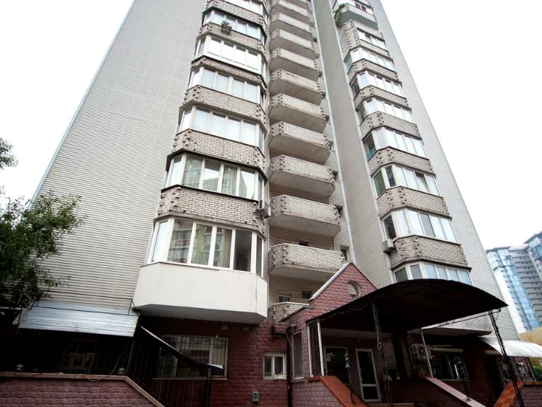 Apartment. Kyiv, Vulytsia Knyzhii Zatony
