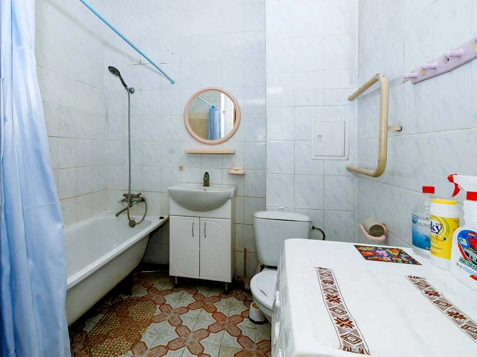 Apartment. Kyiv, Vulytsia Knyzhii Zatony