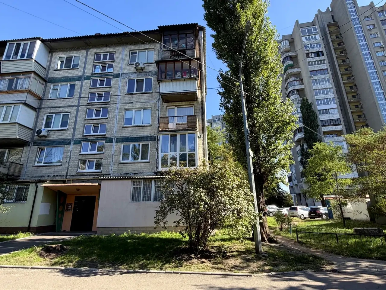 Оренда квартири 2-кімн. 45 м² 3/5 пов.