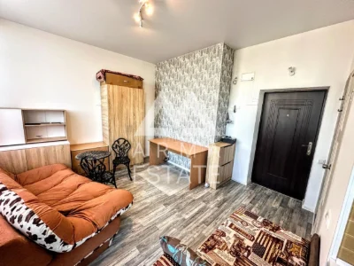 I am renting a one-room apartment (28 sq m) in Kyiv, Дніпровський район