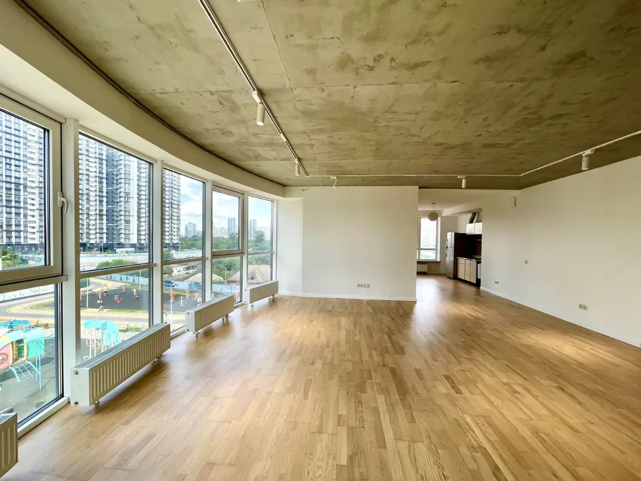 Rent 3-room apartment 125 sq. m. 3/24 floor