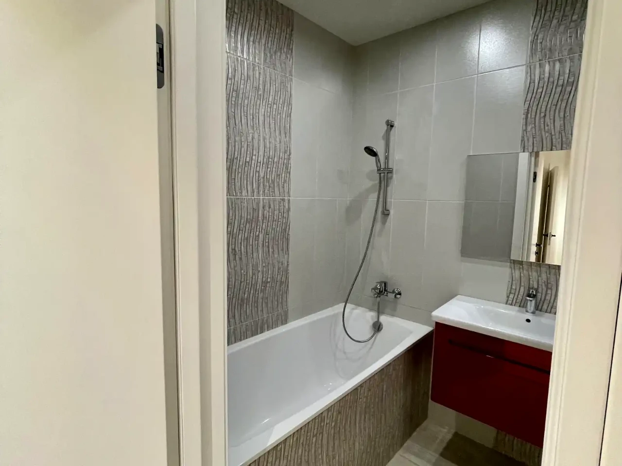 Rent 3-room apartment 125 sq. m. 3/24 floor