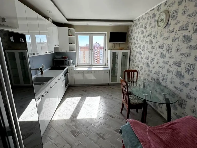Rent 2-room apartment 62 m2, 2nd floor