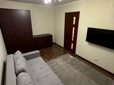 Оренда квартири 1-кімн. 30 м² 1/9 пов.