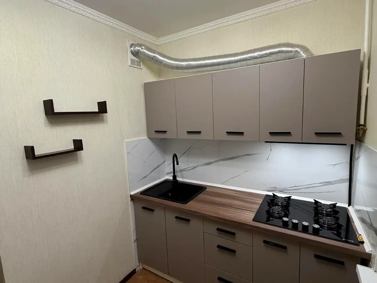 Оренда квартири 1-кімн. 30 м² 1/9 пов.
