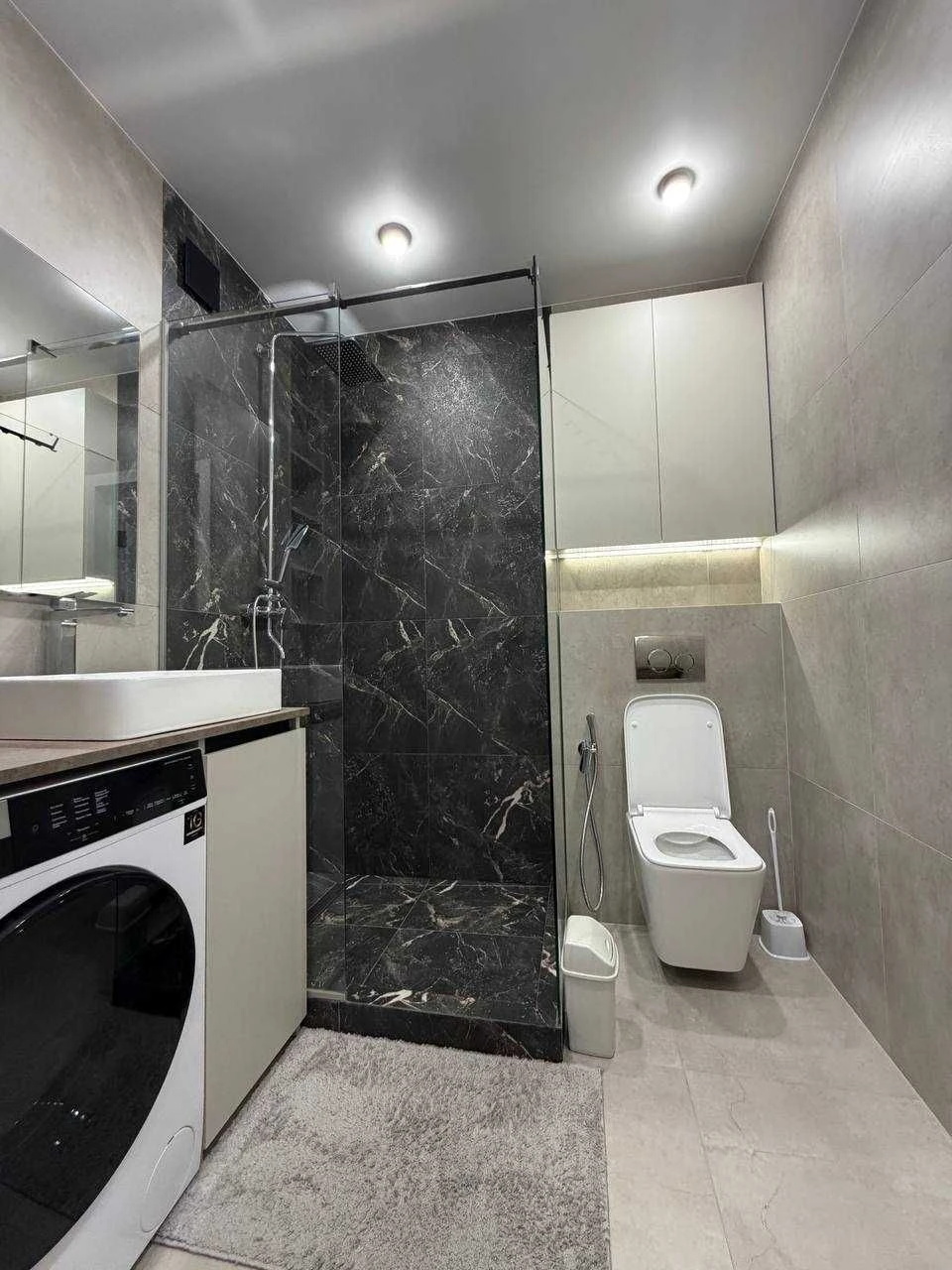 Sale of a spacious one-room apartment with a studio kitchen at