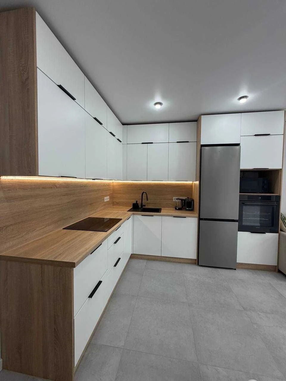 Sale of a spacious one-room apartment with a studio kitchen at