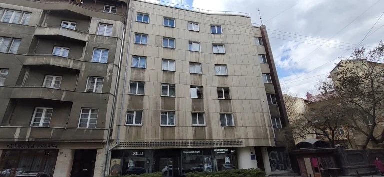Sale of a 2-room apartment on Саксаганського street 6, notary house, center