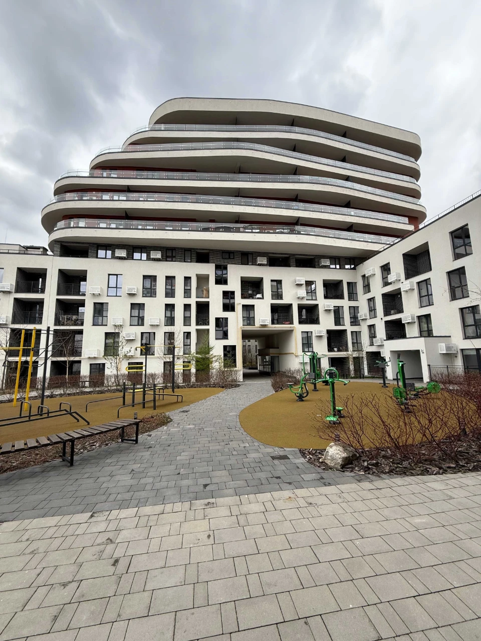 Sale of an apartment in the Viking Park business class residential complex, Green Street 1