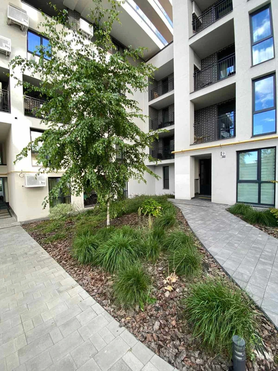 Sale of an apartment in the Viking Park business class residential complex, Green Street 1