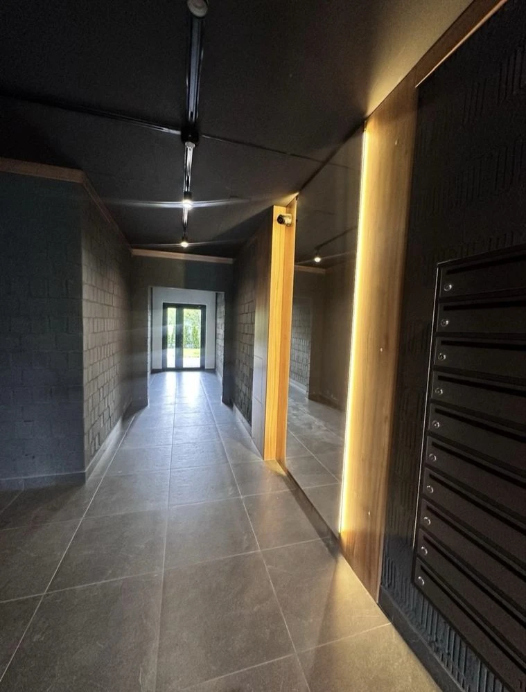 For sale 2-room apartment on вул. Брюховицька